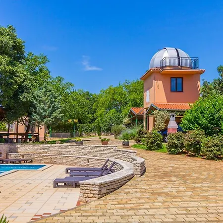 Universe Apartment