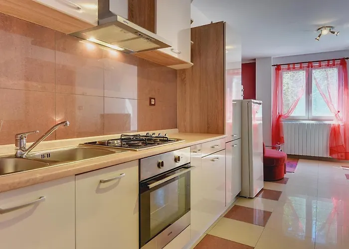 Universe Apartment *