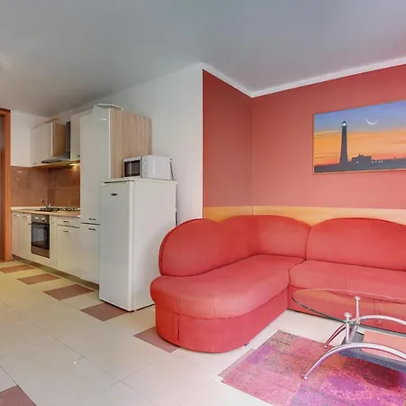 Universe Apartman Póla